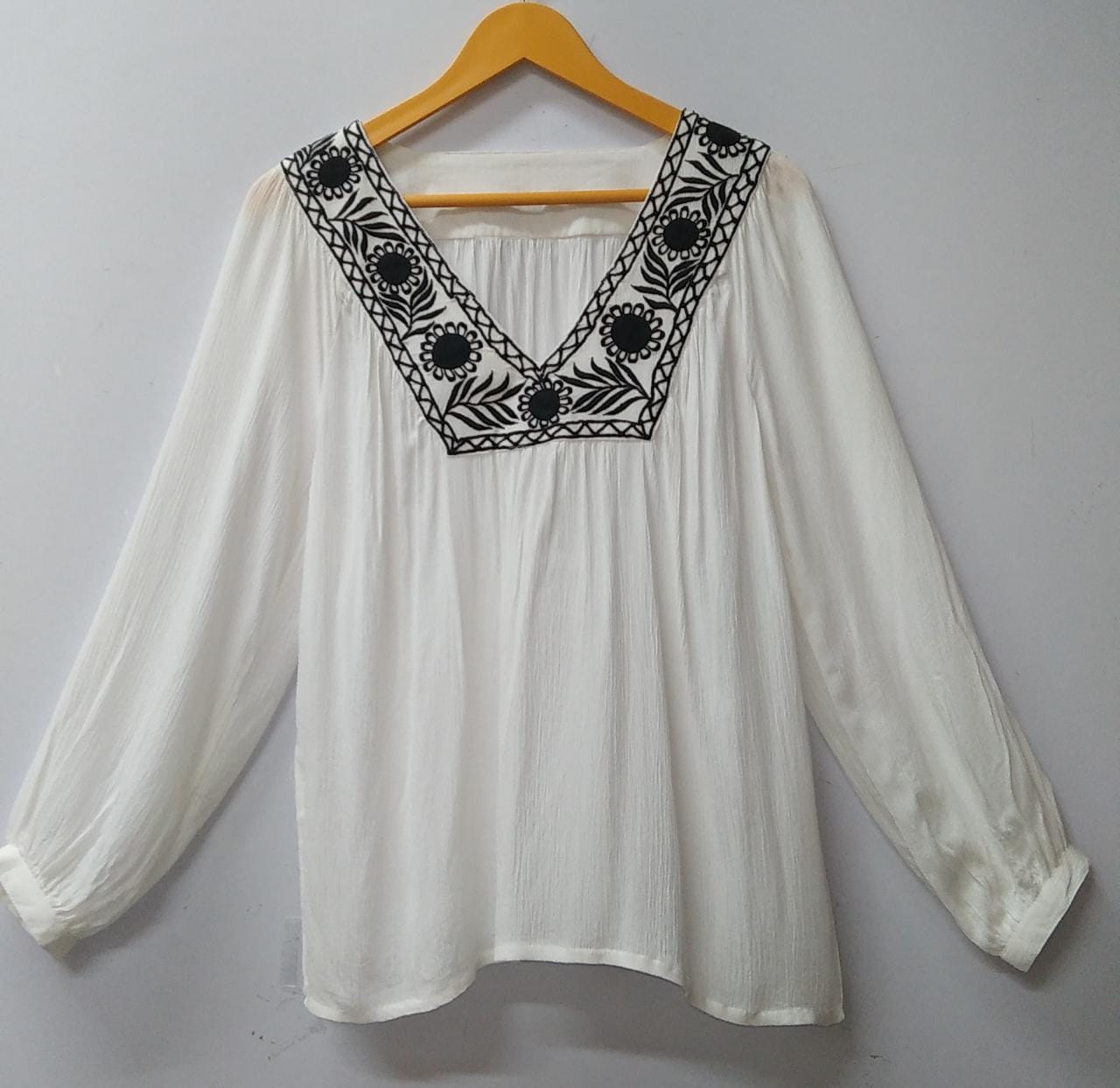 Ladies OEM Embroidered T-Shirt